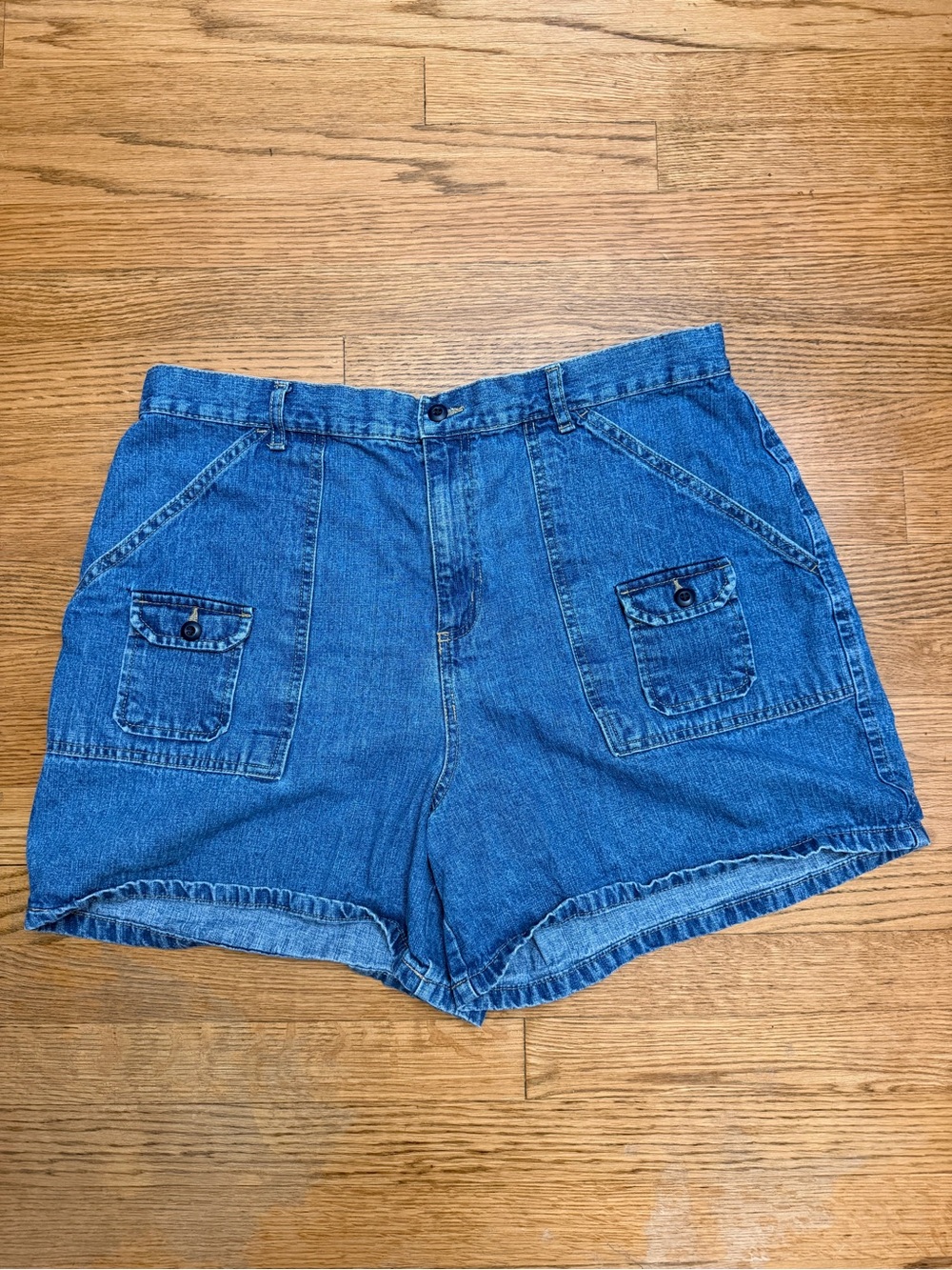 Sonoma Jean Company Women’s Denim Cargo Shorts Size 18W